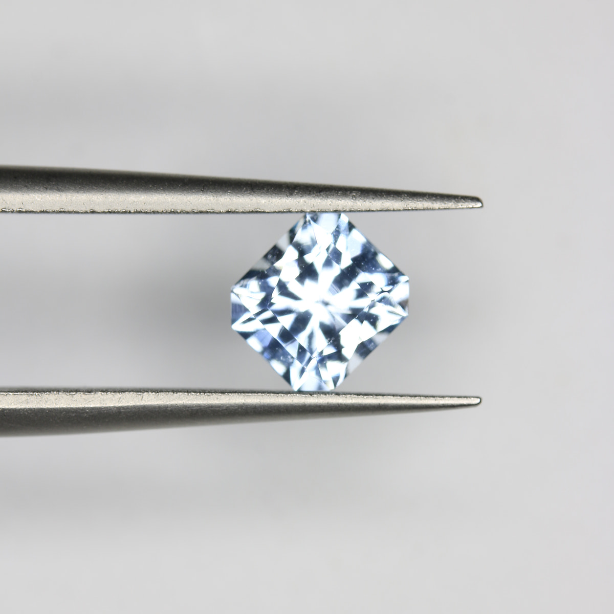 1.25ct Topaz Sky blue - alternate view 2