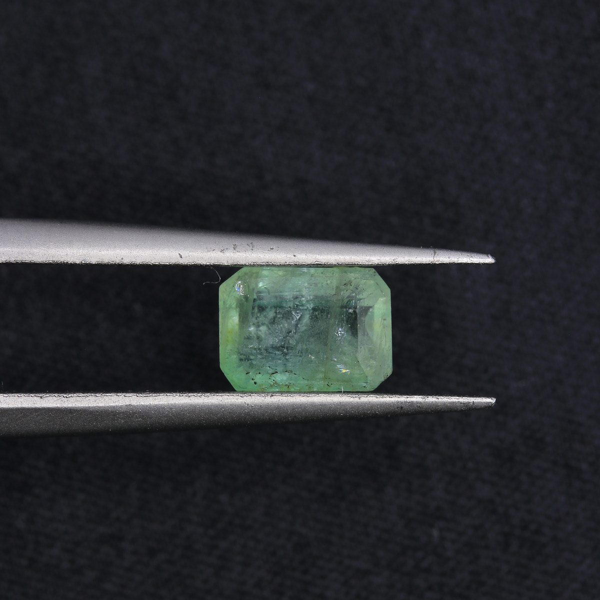 1.2ct Emerald Colombian - alternate view 2