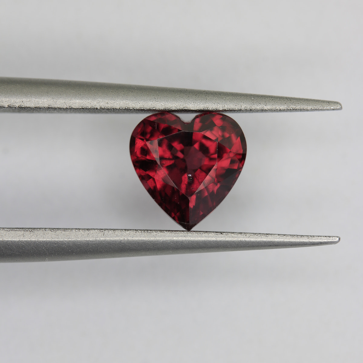 1.2ct Garnet Rhodolite - alternate view 2