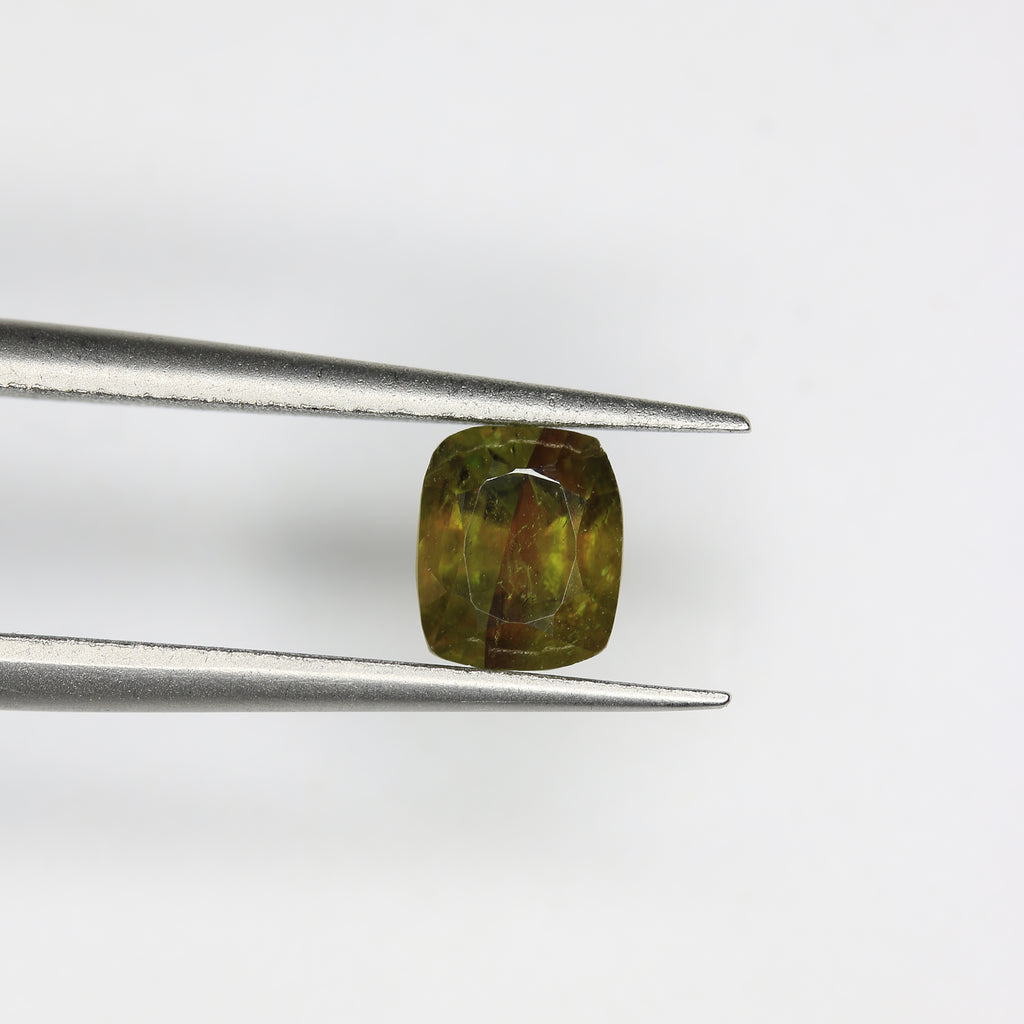 1.2ct Sphene - alternate view 2