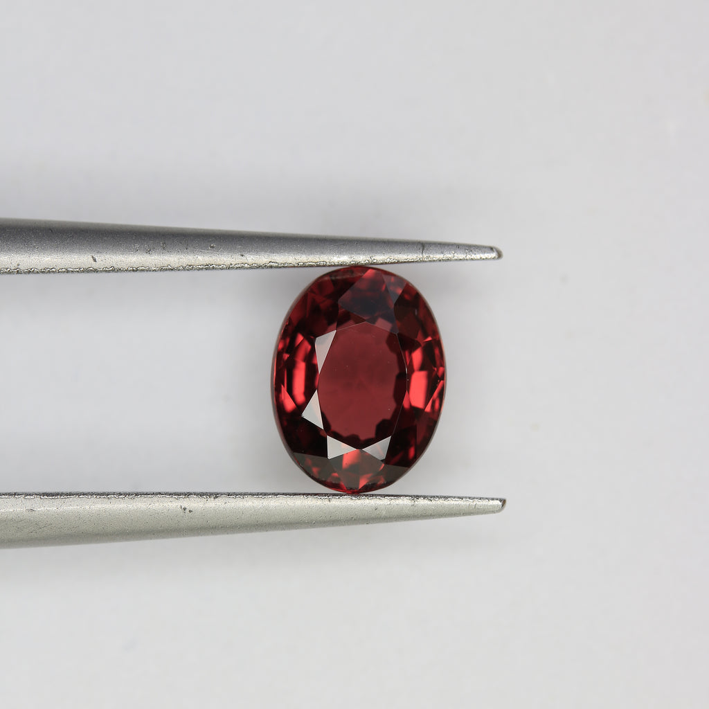 1.35ct Garnet - alternate view 2