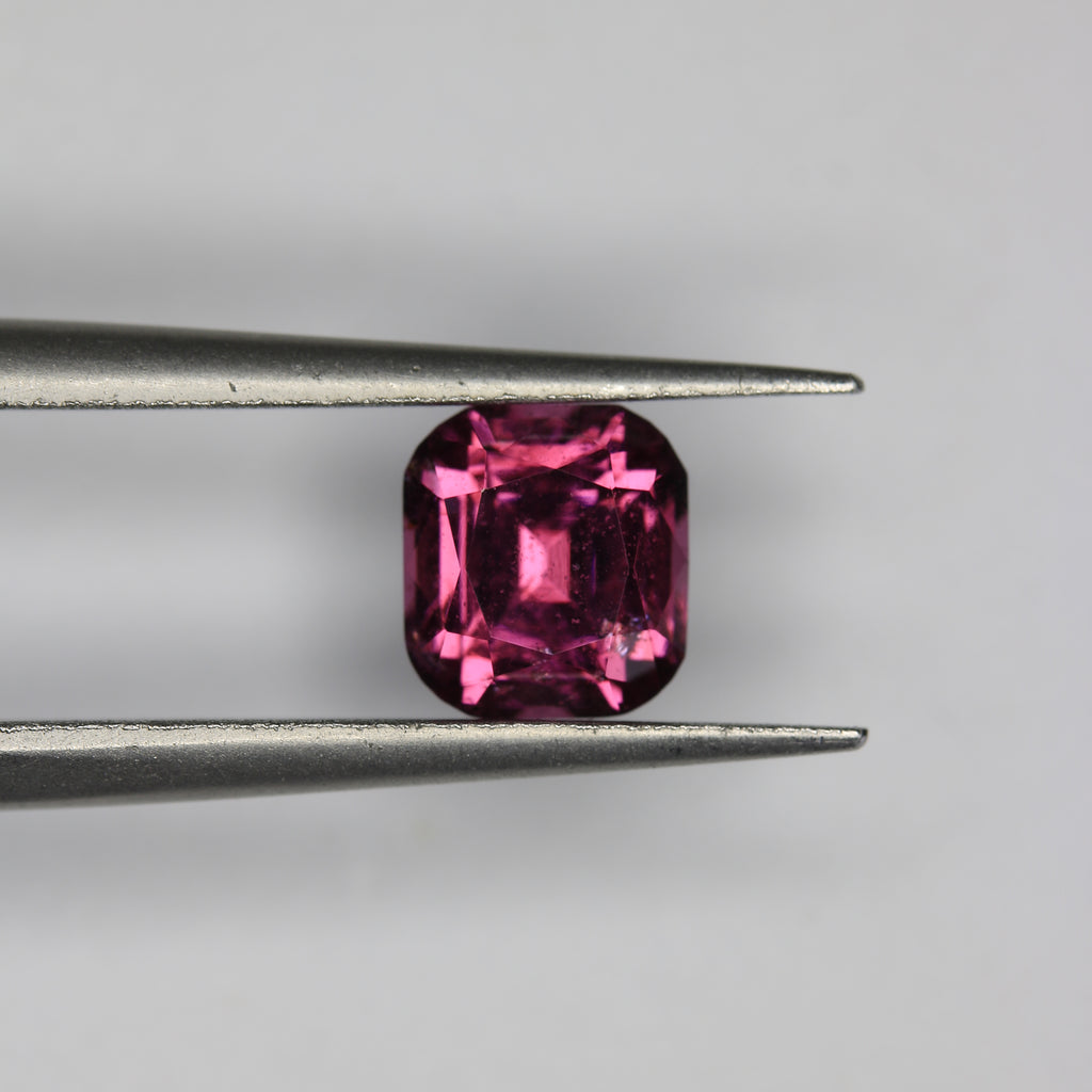 1.42ct Garnet - alternate view 2