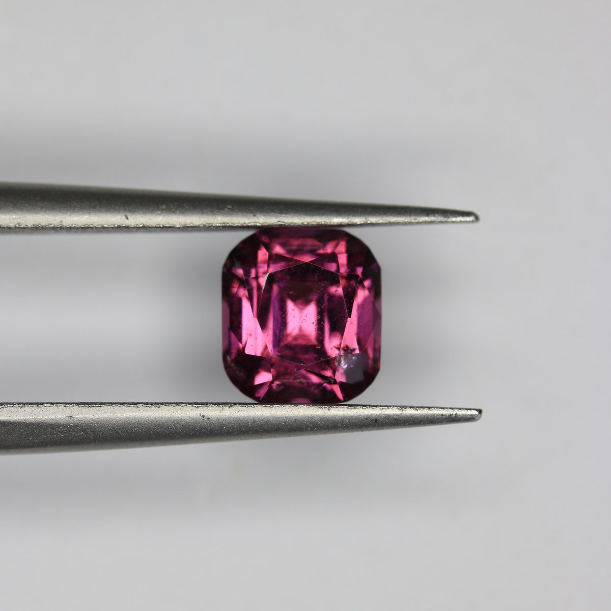 1.42ct Garnet - alternate view 3