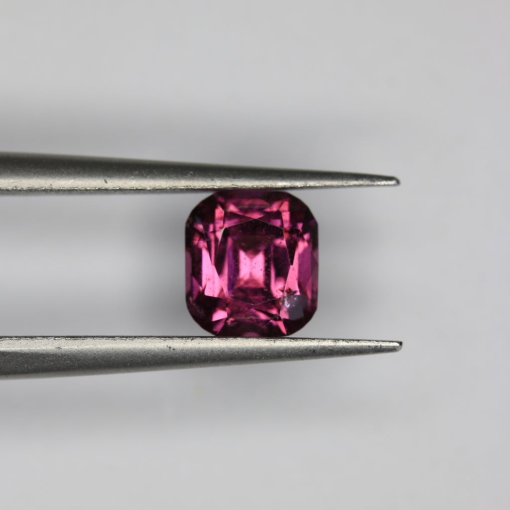 1.42ct Garnet - alternate view 3