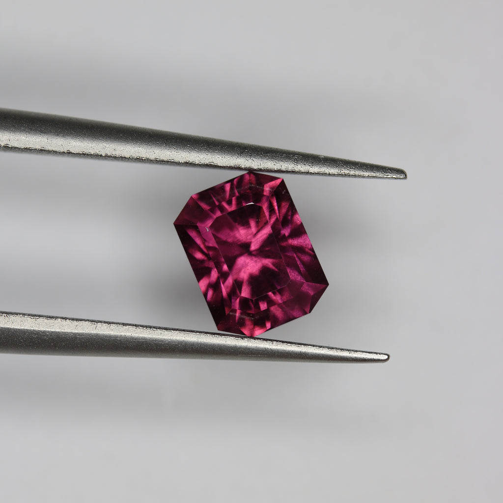 1.48ct Garnet - alternate view 2