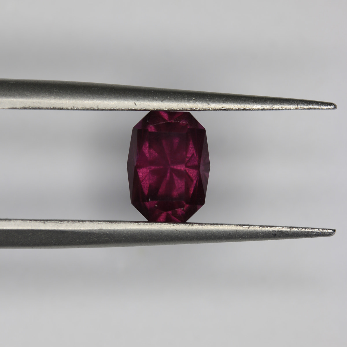 1.55ct Garnet - alternate view 2