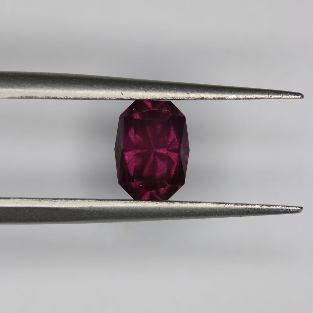 1.55ct Garnet - alternate view 2