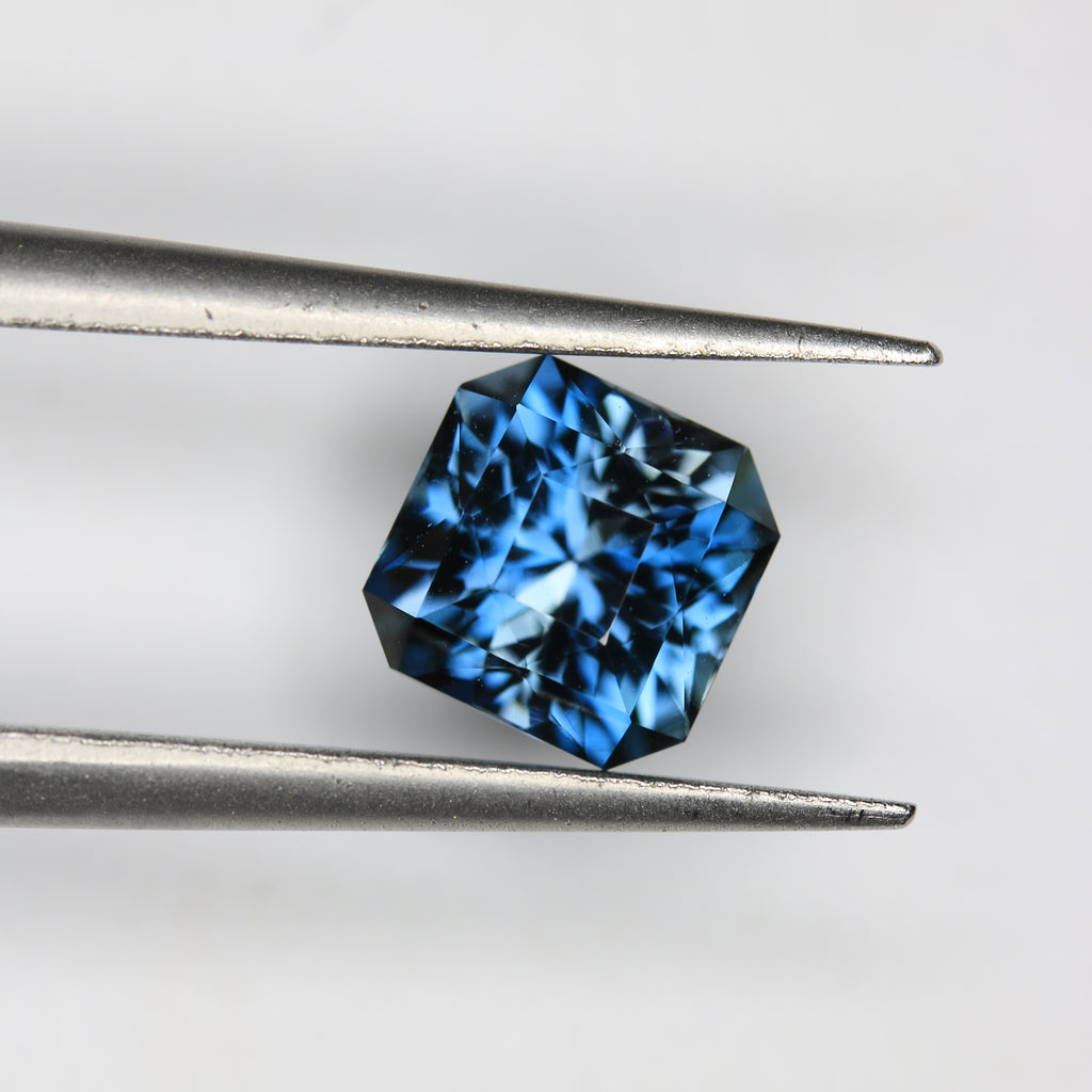 1.55ct Topaz London Blue - alternate view 2
