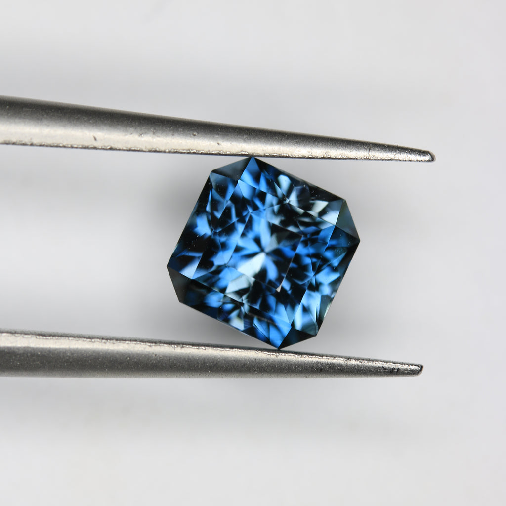 1.55ct Topaz London Blue - alternate view 4