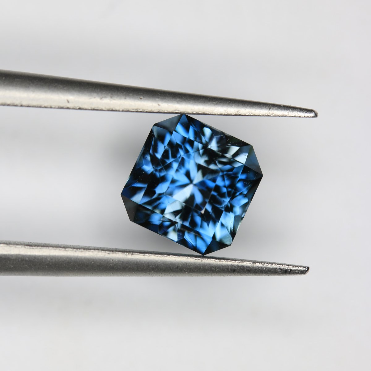 1.55ct Topaz London Blue