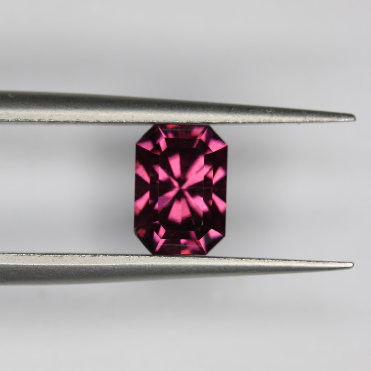 1.57ct Garnet - alternate view 2