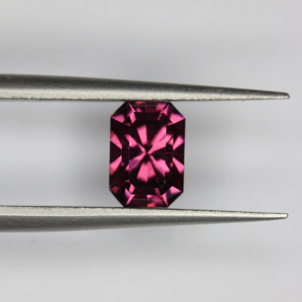 1.57ct Garnet - alternate view 2