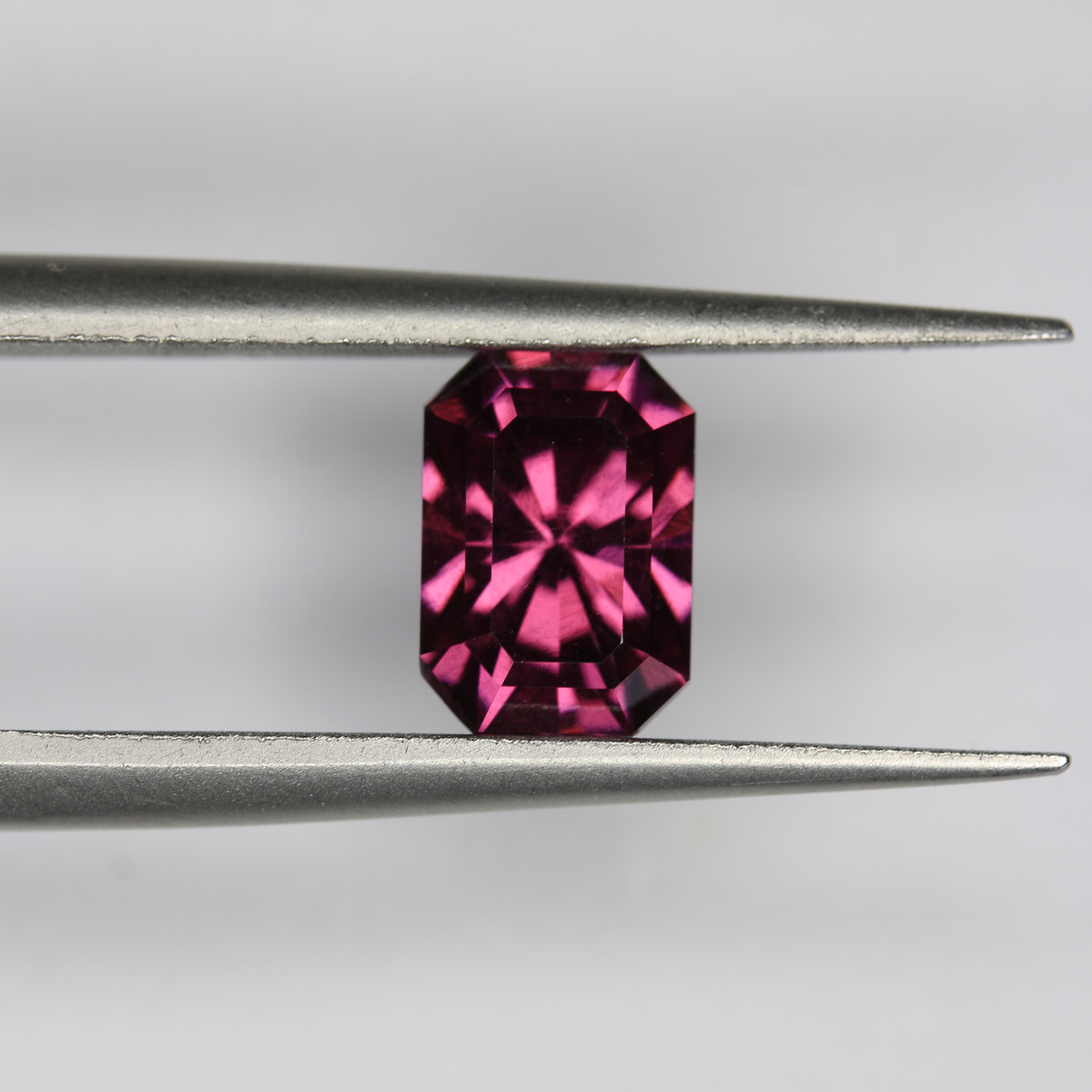 1.57ct Garnet - alternate view 3