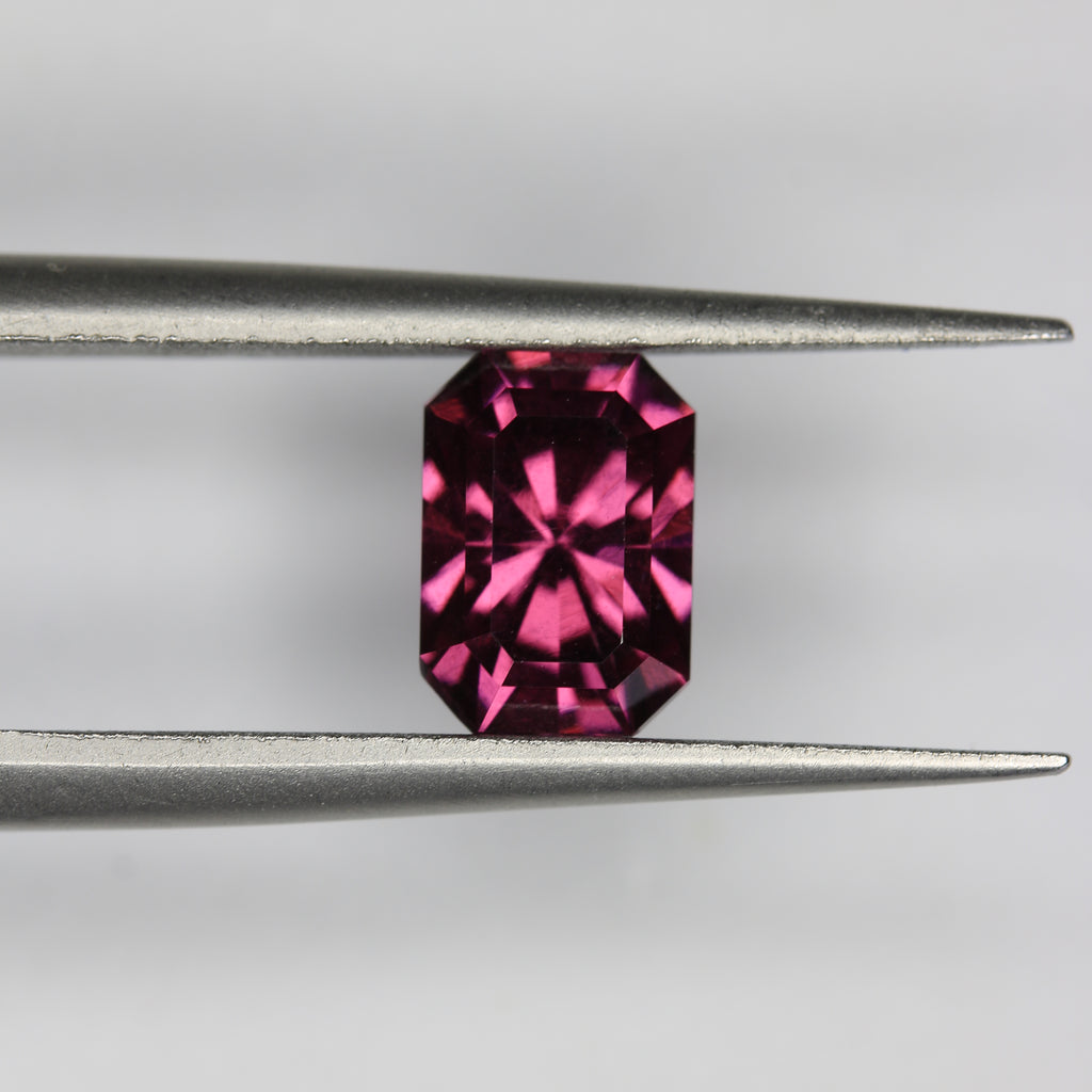 1.57ct Garnet - alternate view 3