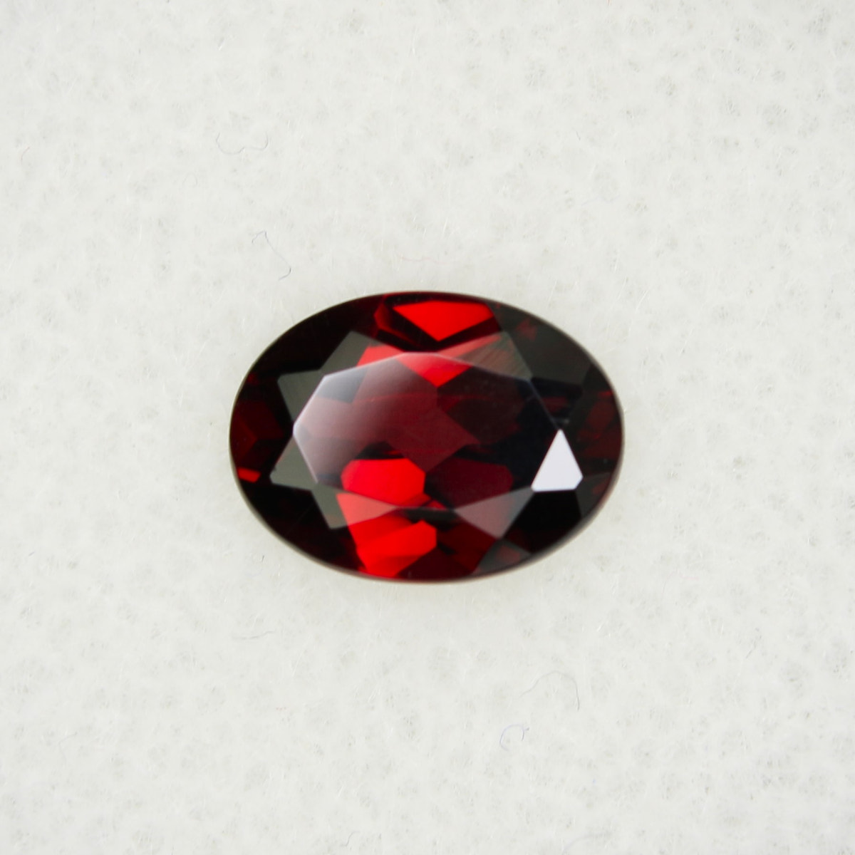 1.5ct Garnet - alternate view 2
