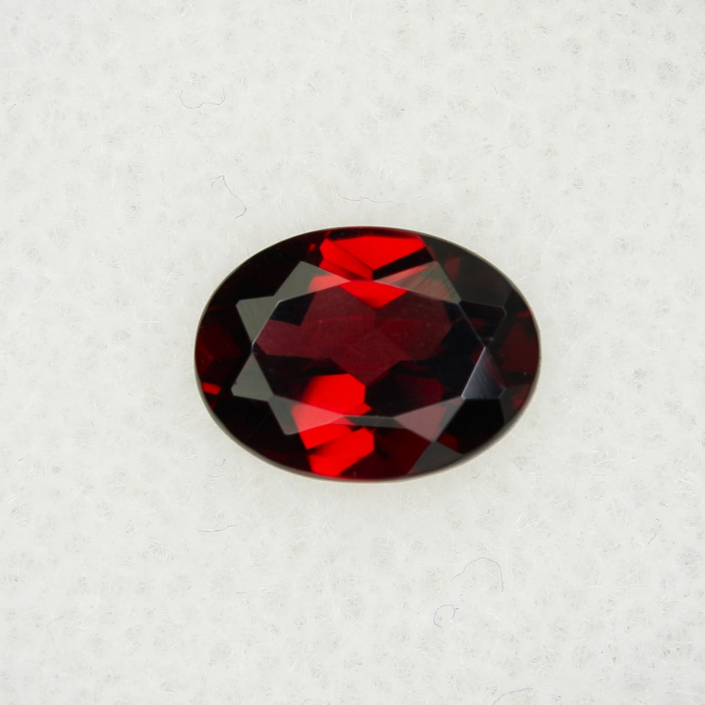 1.5ct Garnet - alternate view 3