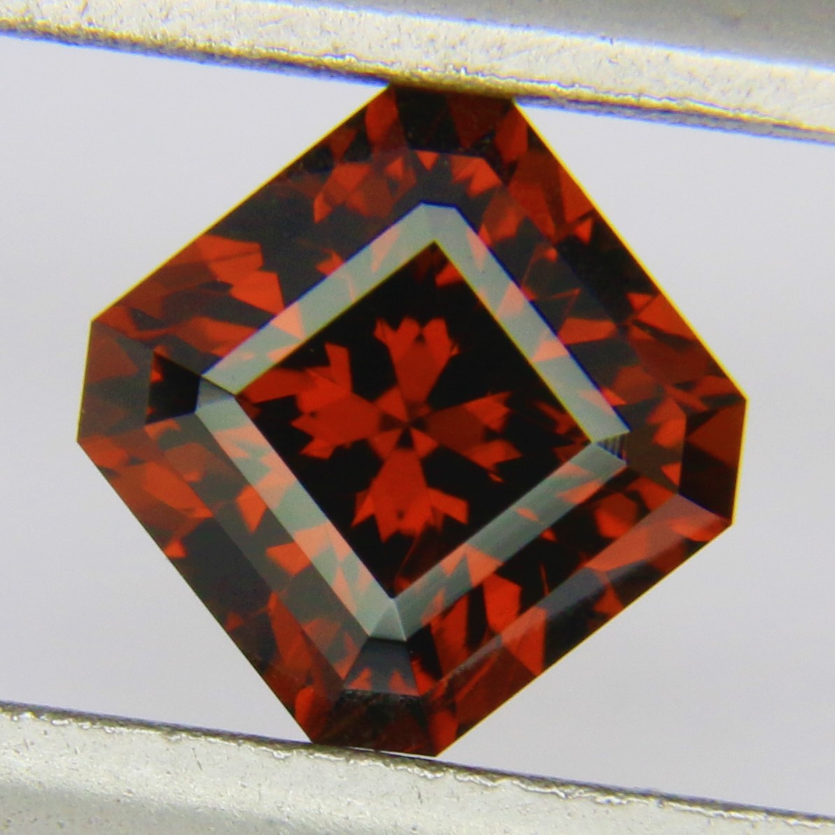 1.5ct Garnet Mali - alternate view 2