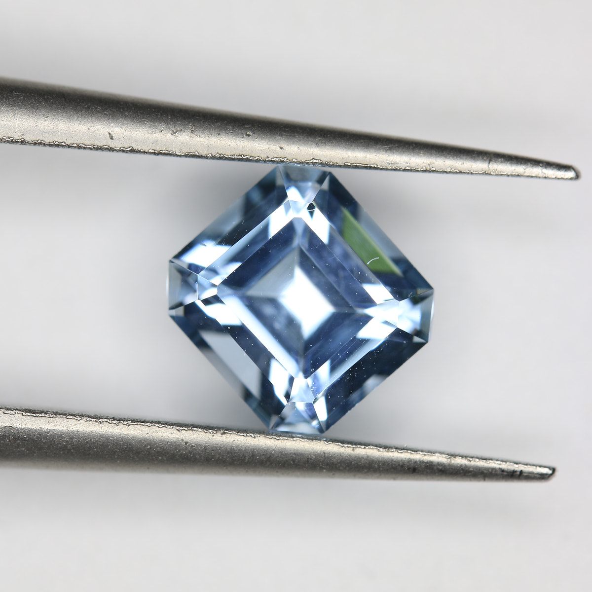 1.5ct Topaz - alternate view 2