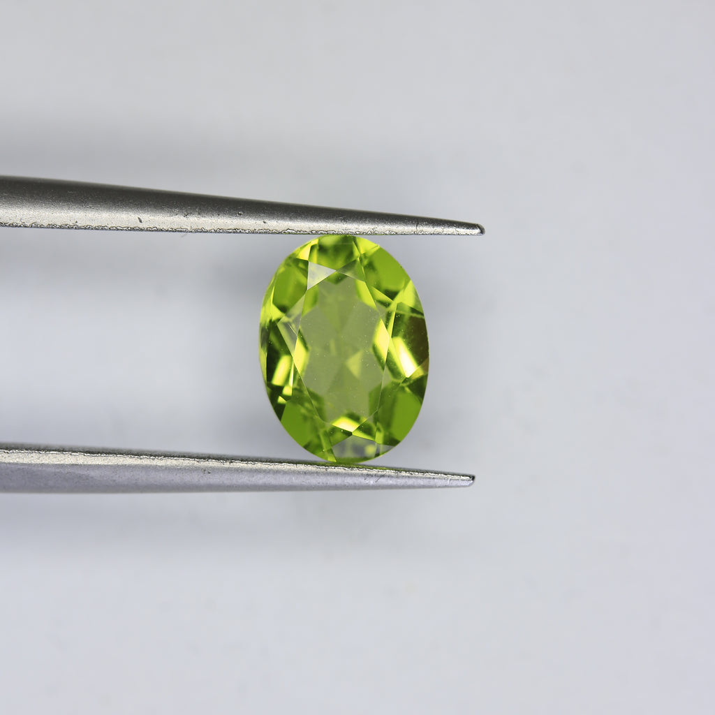1.63ct Peridot - alternate view 2