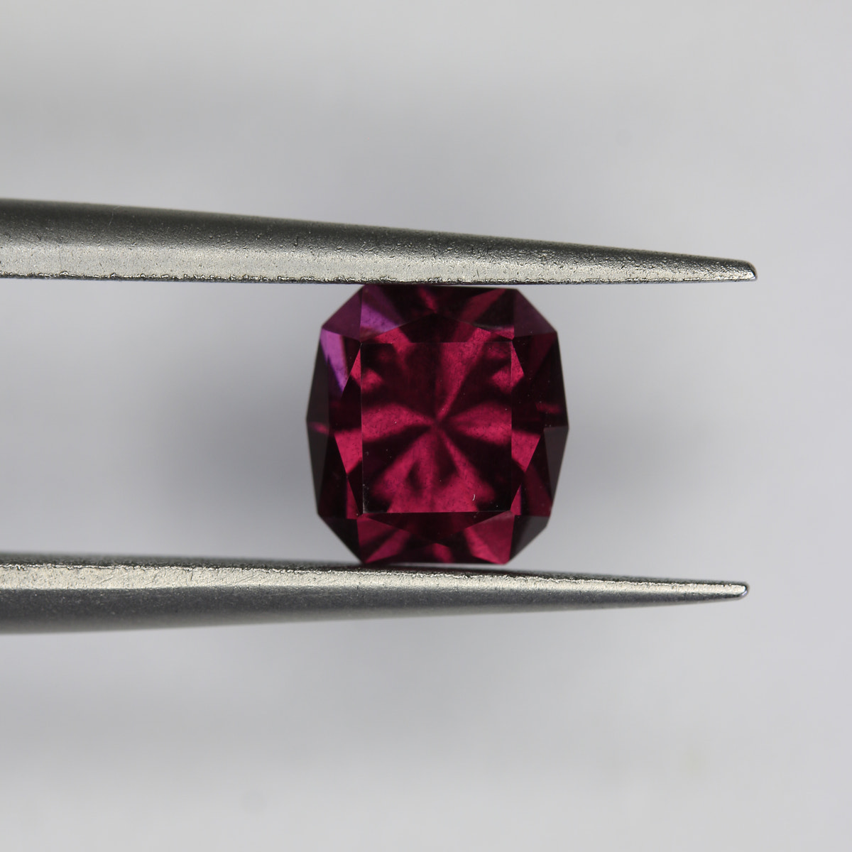 1.69ct Garnet