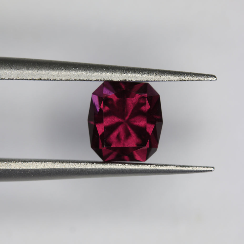 1.69ct Garnet