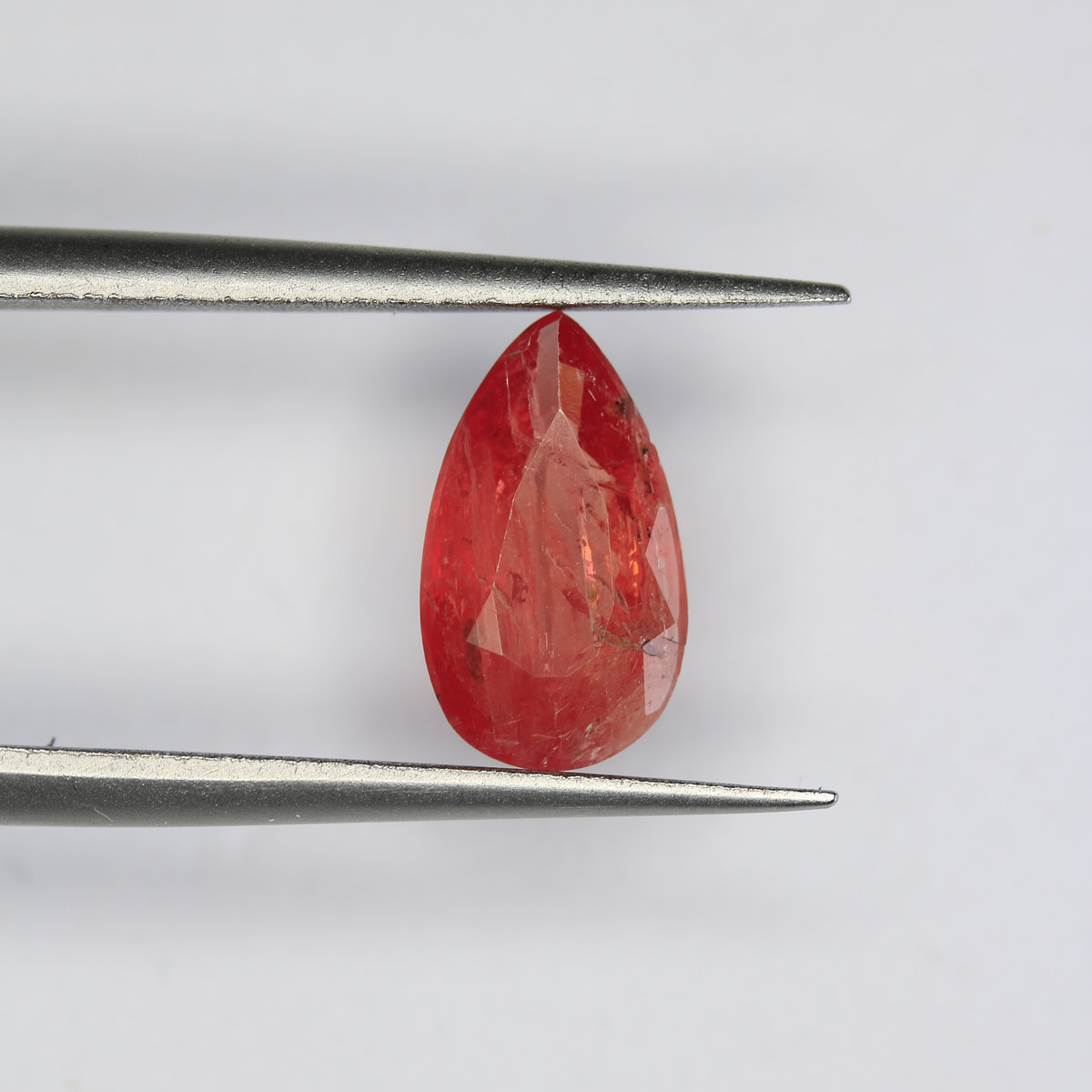 1.75ct Rhodonite rare - alternate view 2