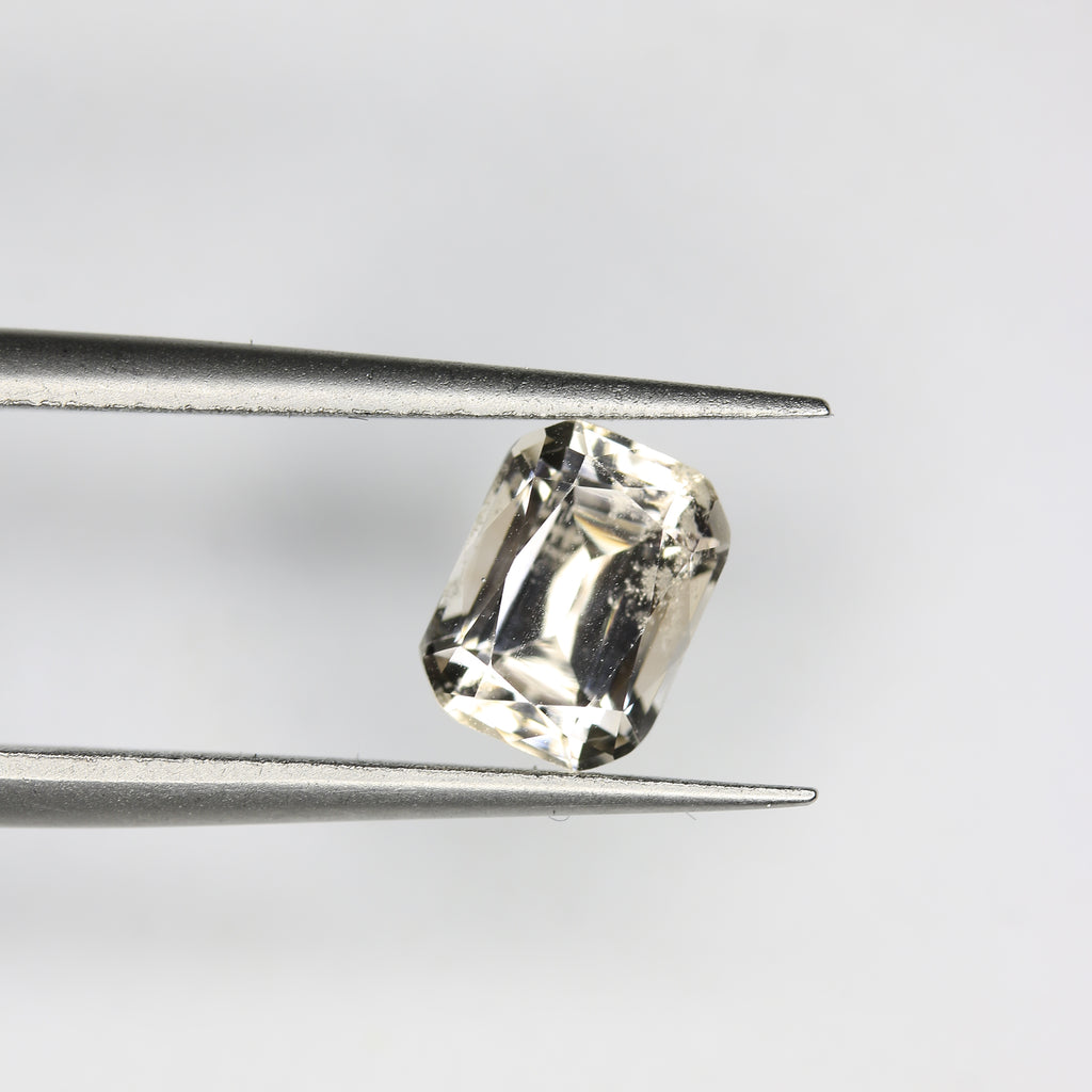 1.79ct Topaz Skardu - alternate view 2