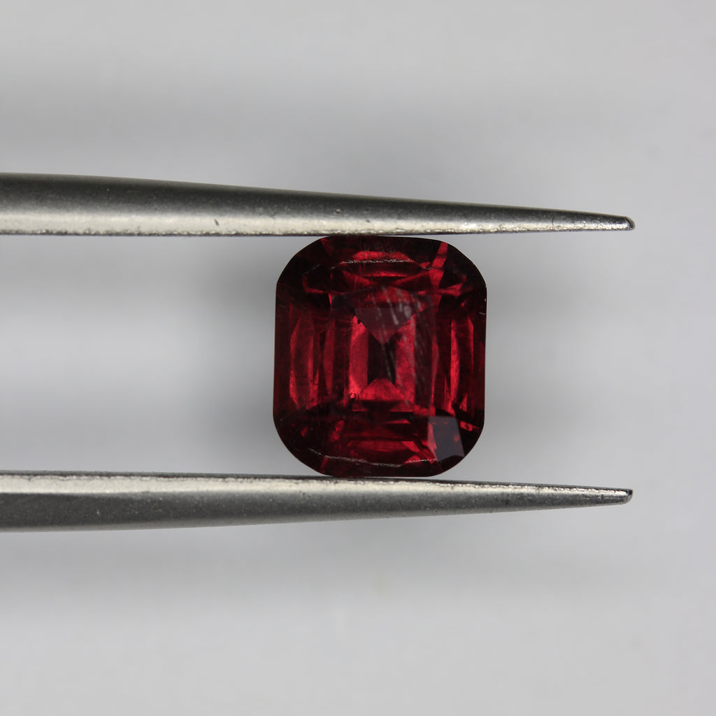 1.82ct Garnet - alternate view 2