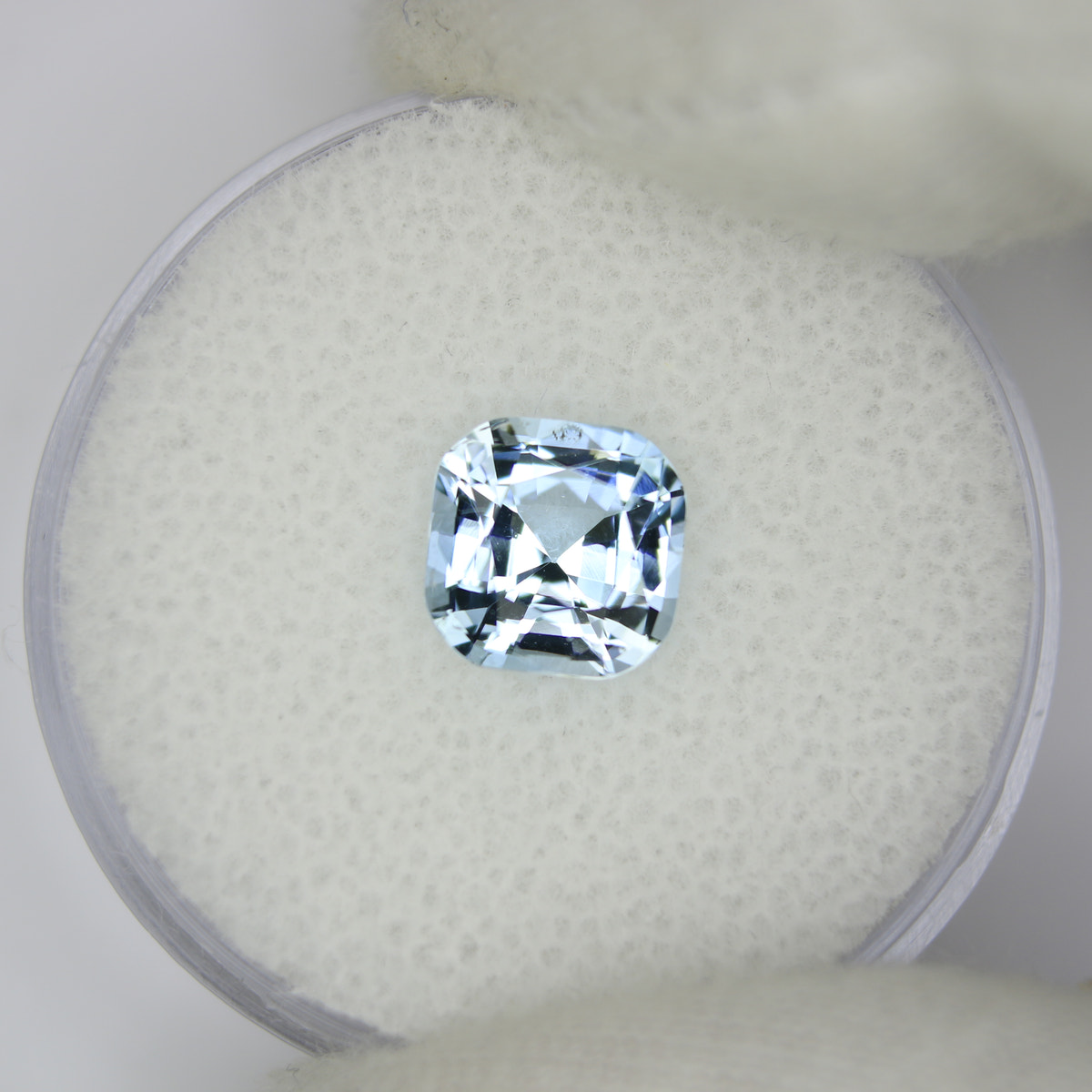 1.85ct Topaz Sky blue - alternate view 2