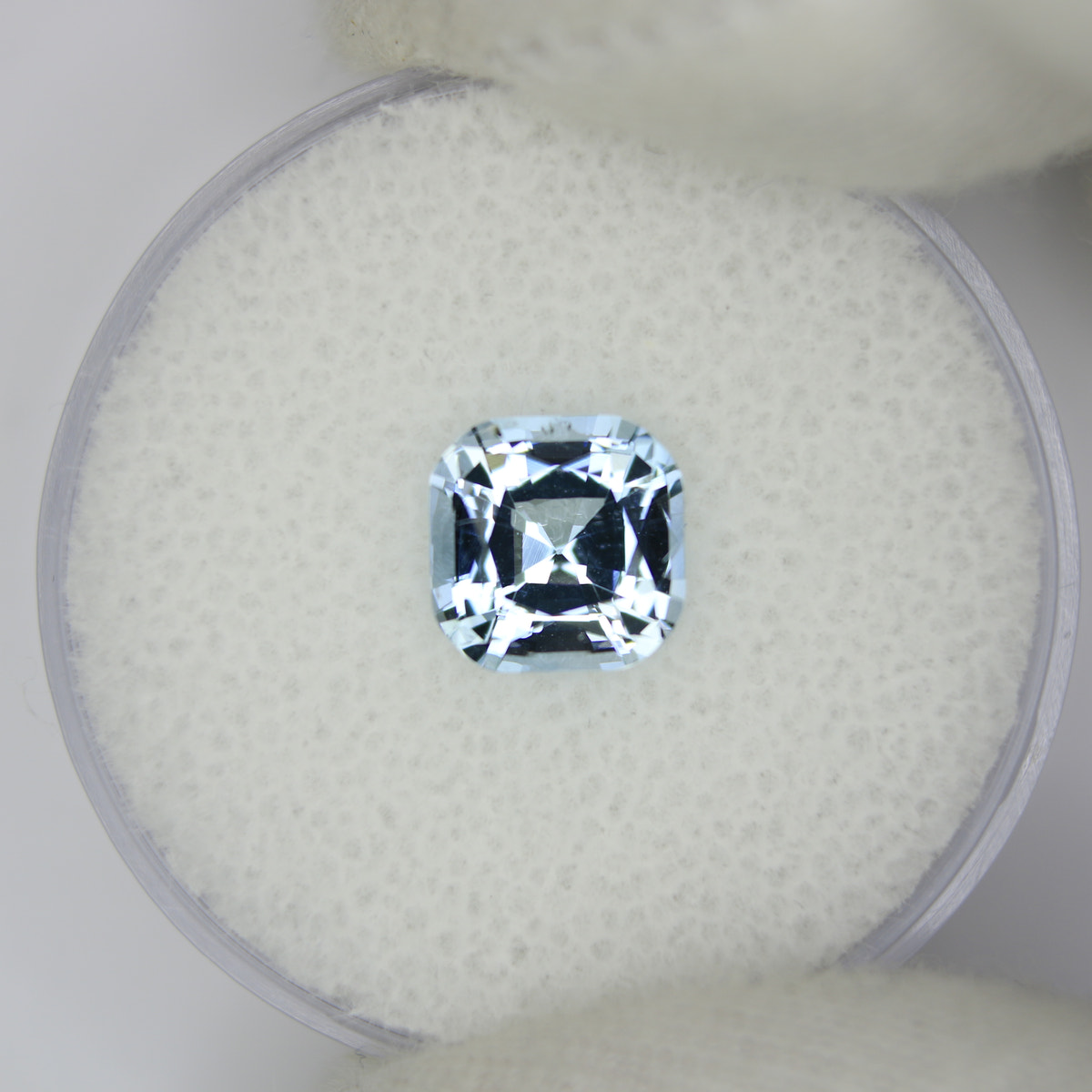1.85ct Topaz Sky blue - alternate view 3