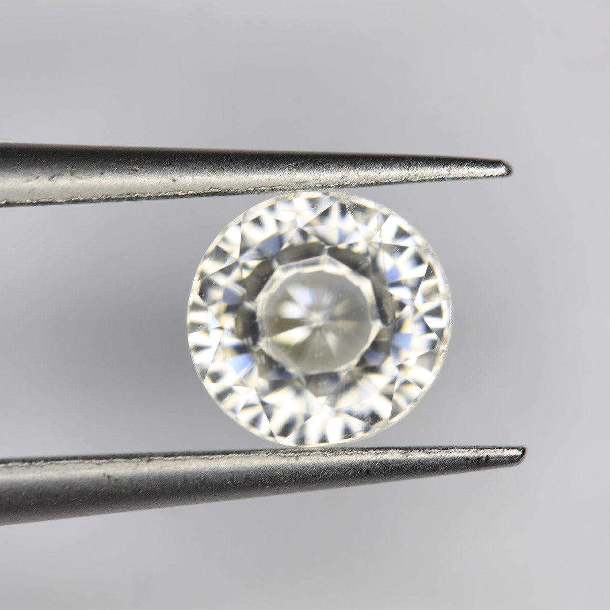 1.89ct Zircon White