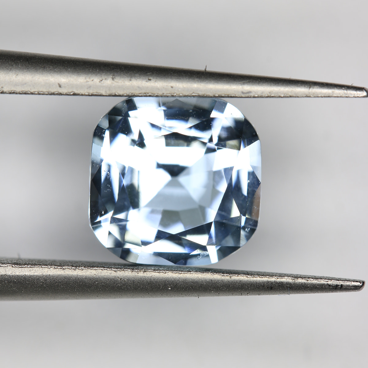 1.8ct Topaz - alternate view 2