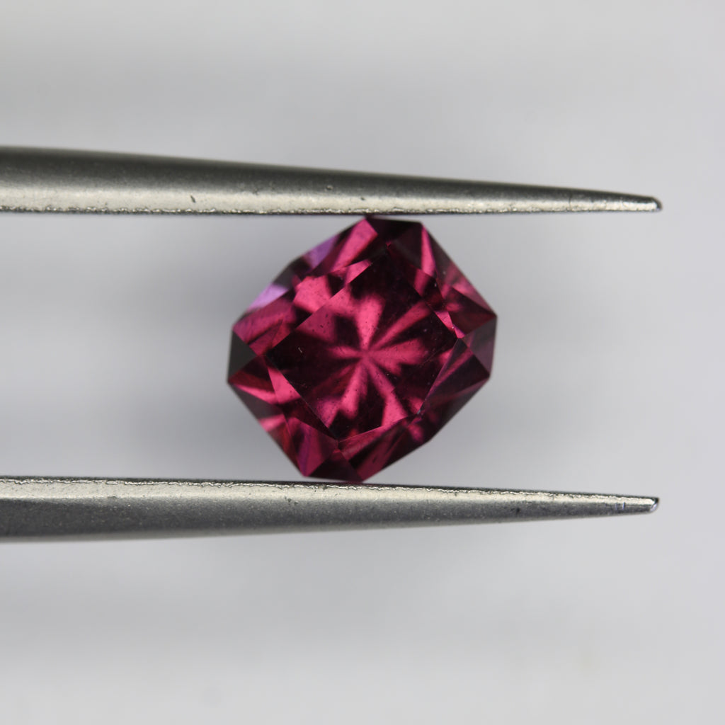 1.95ct Garnet - alternate view 2