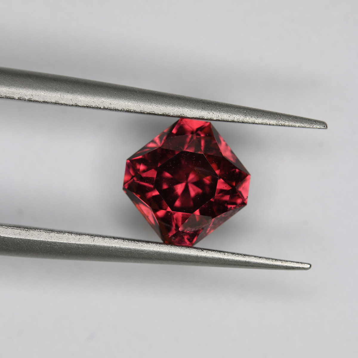 1.95ct Garnet