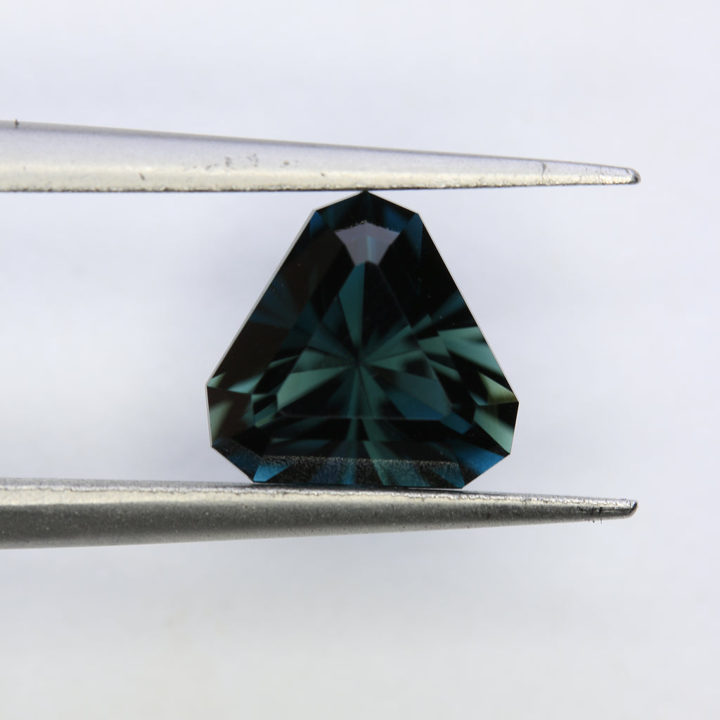 1.95ct Topaz London Blue - alternate view 3