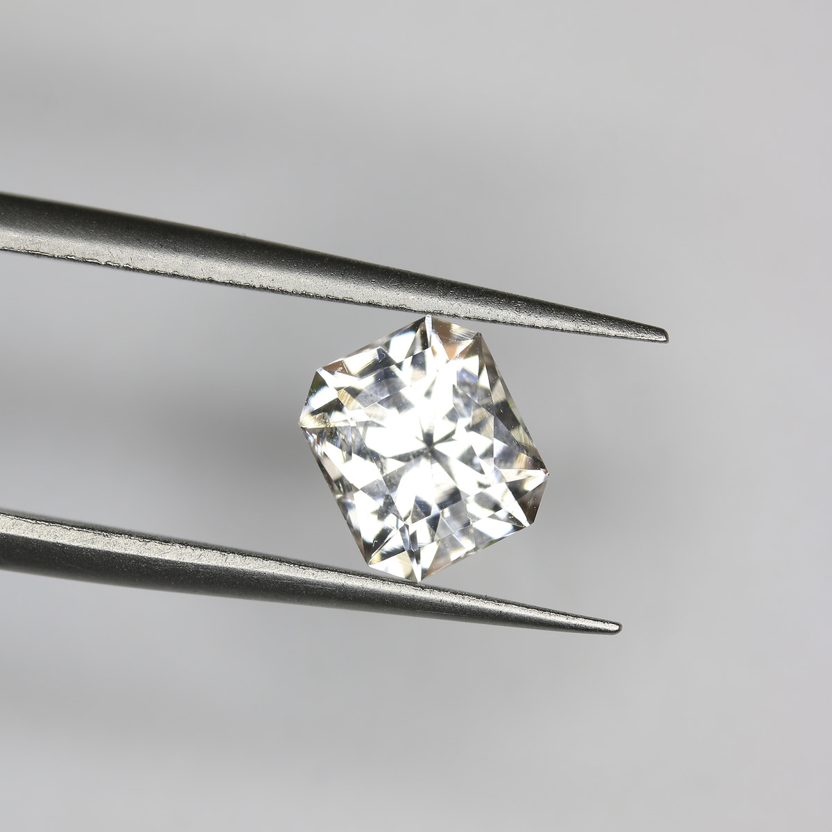 1.95ct Topaz White - alternate view 2