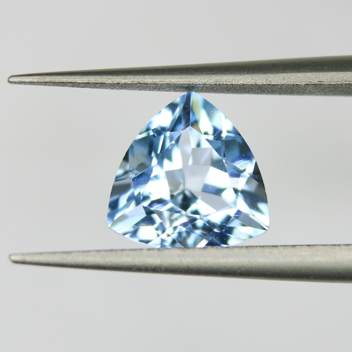 1.96ct Topaz Sky blue - alternate view 2