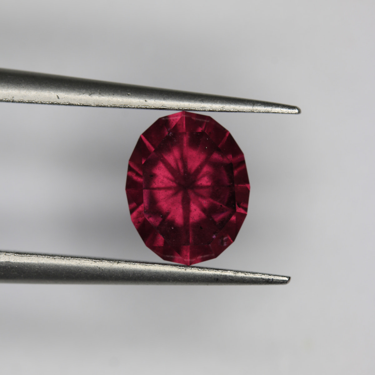 1.9ct Garnet