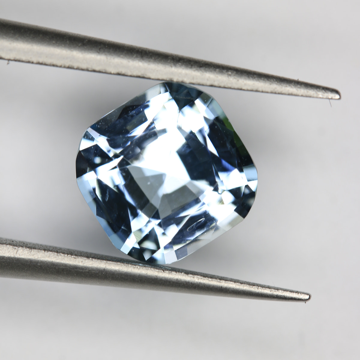 1.9ct Topaz - alternate view 2