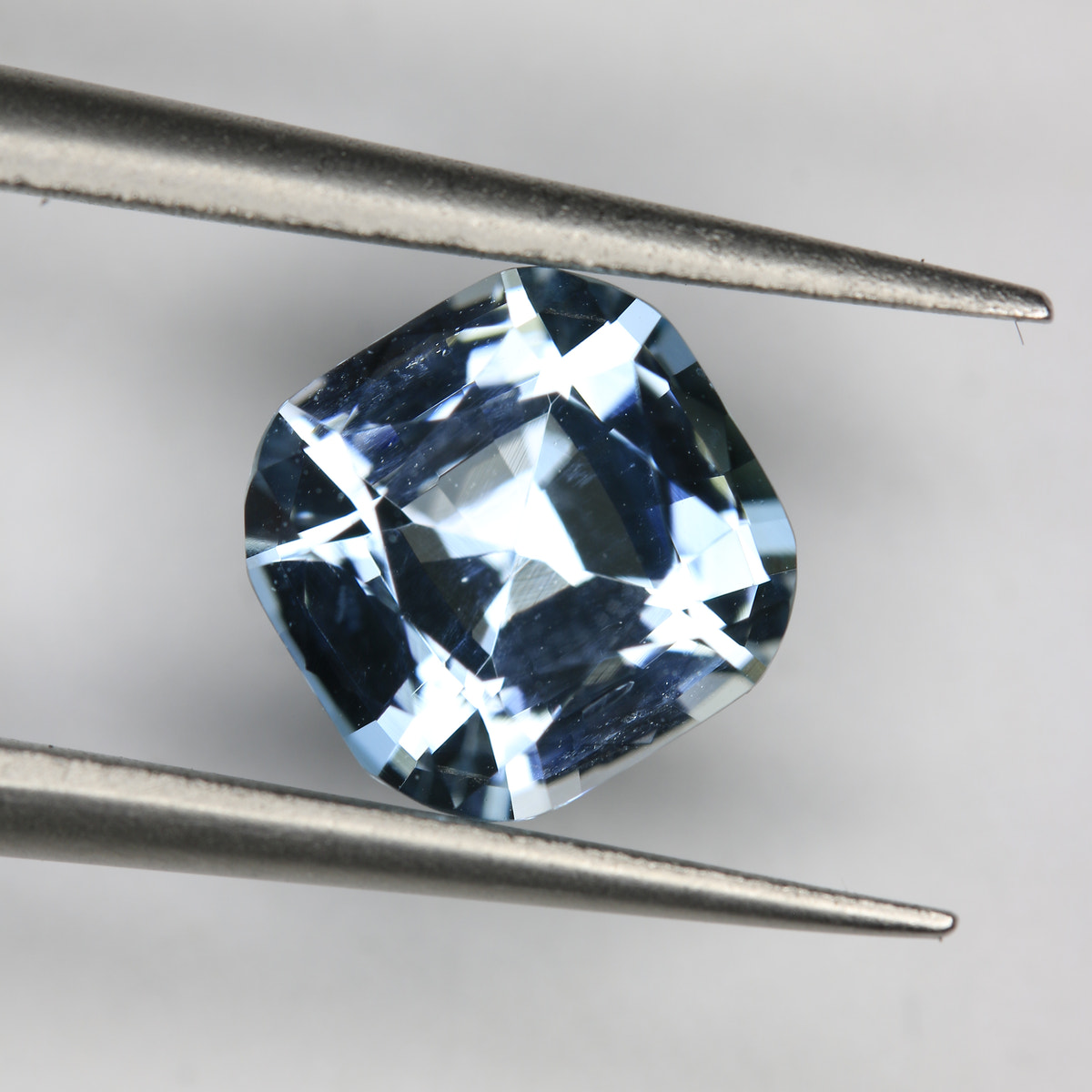 1.9ct Topaz