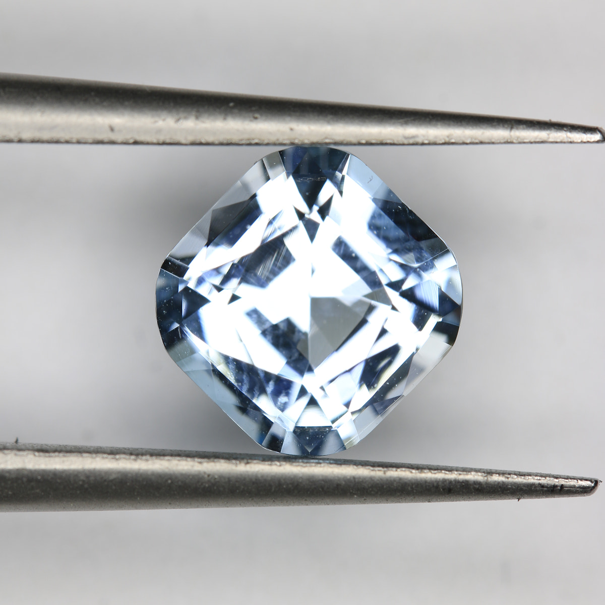 1.9ct Topaz