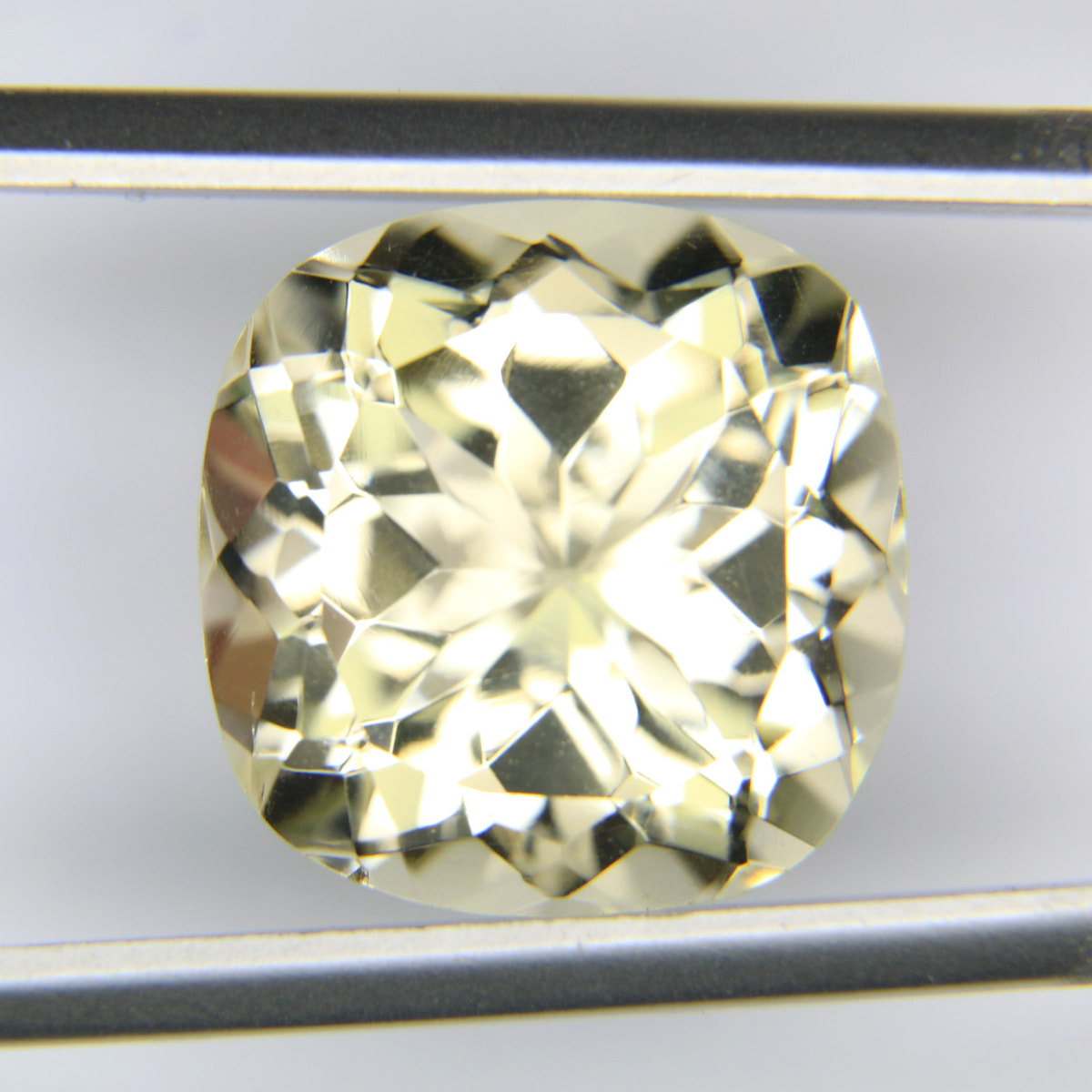 10.37ct Topaz Skardu - alternate view 2