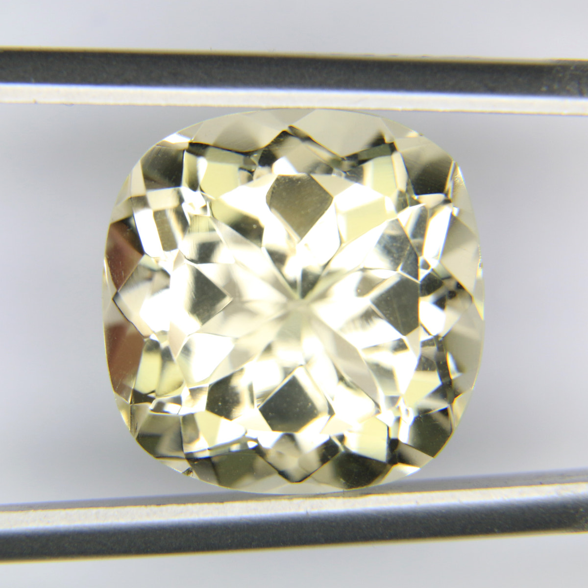 10.37ct Topaz Skardu - alternate view 3