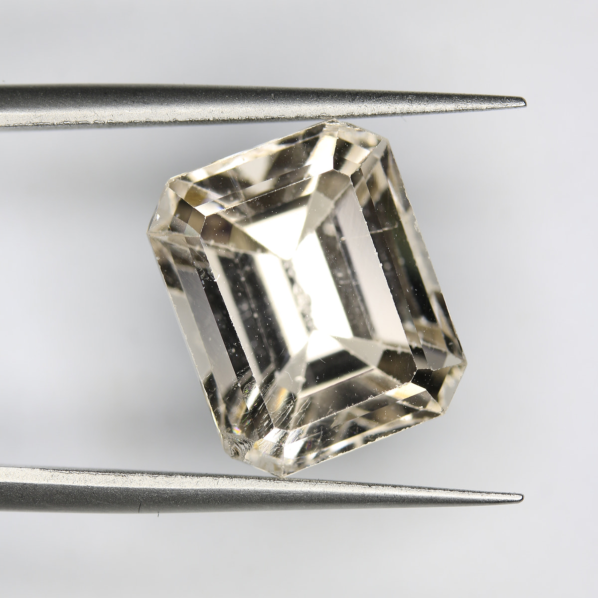 10.78ct Topaz Skardu - alternate view 2