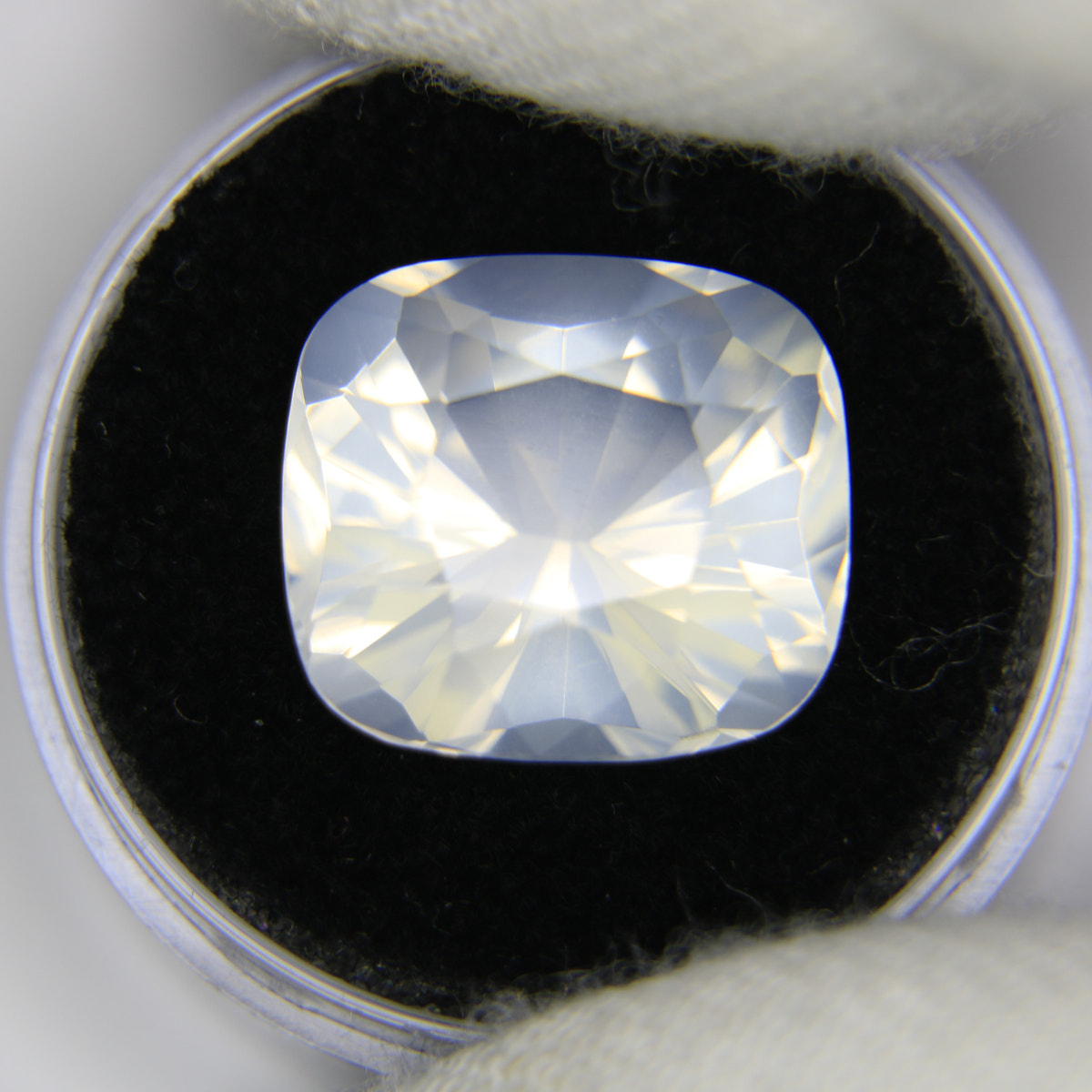 11.85ct Moonstone Feldspar - alternate view 2