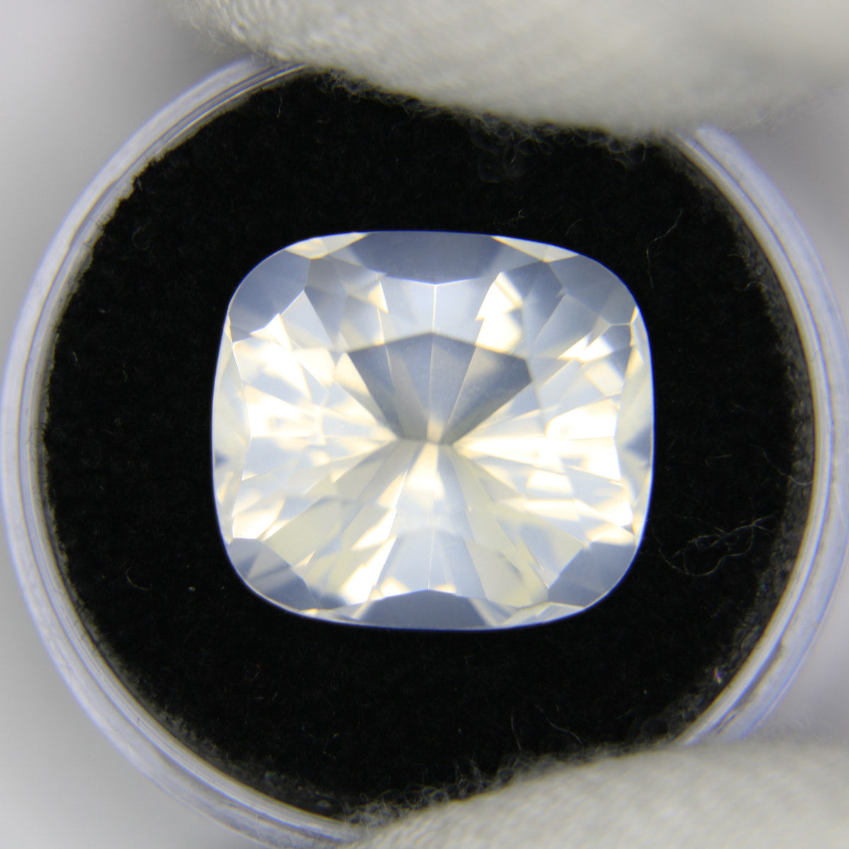 11.85ct Moonstone Feldspar - alternate view 3