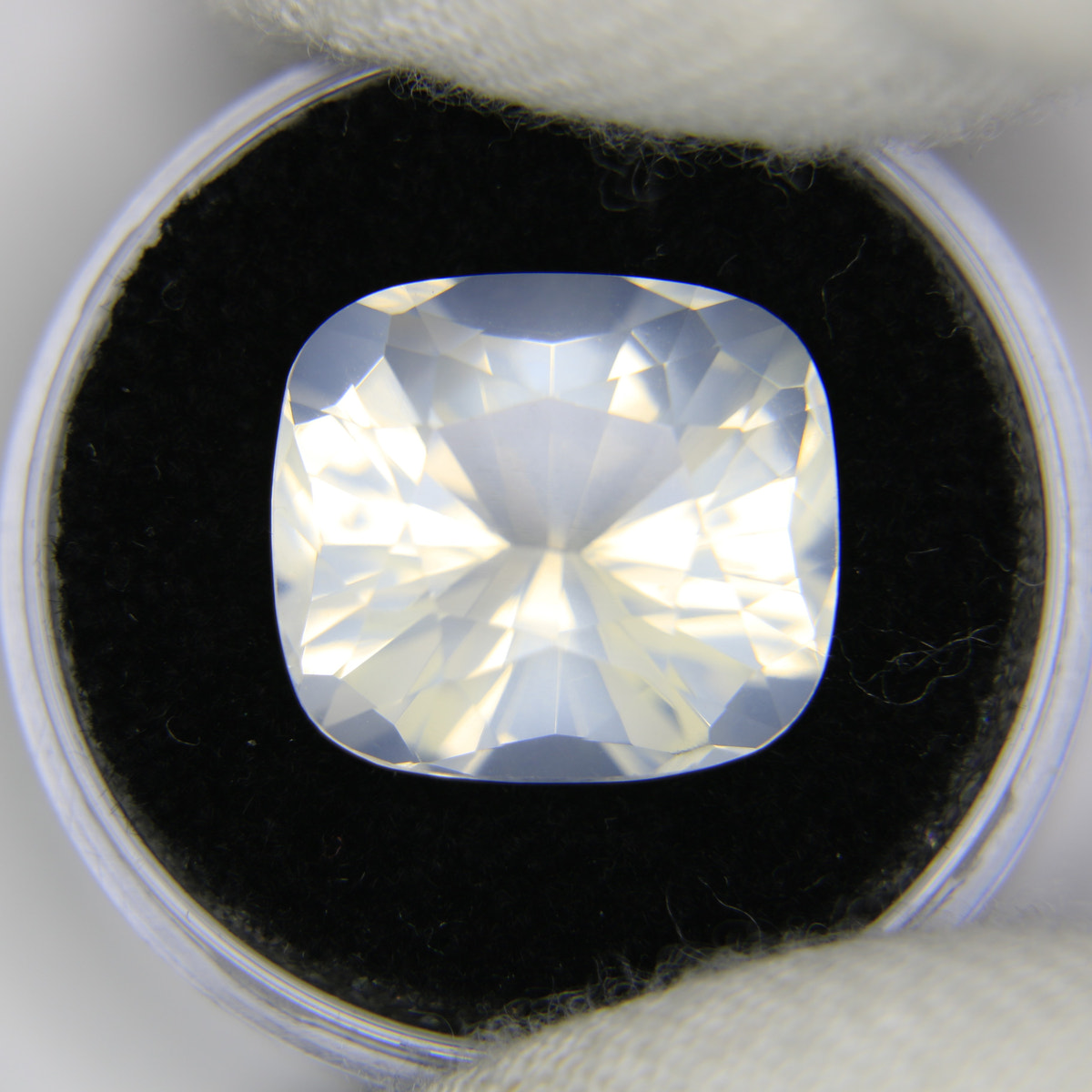 11.85ct Moonstone Feldspar