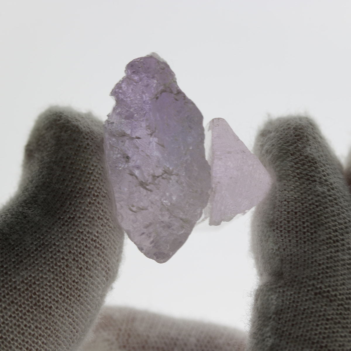 114ct Kunzite Facet Rough Parcel - alternate view 2