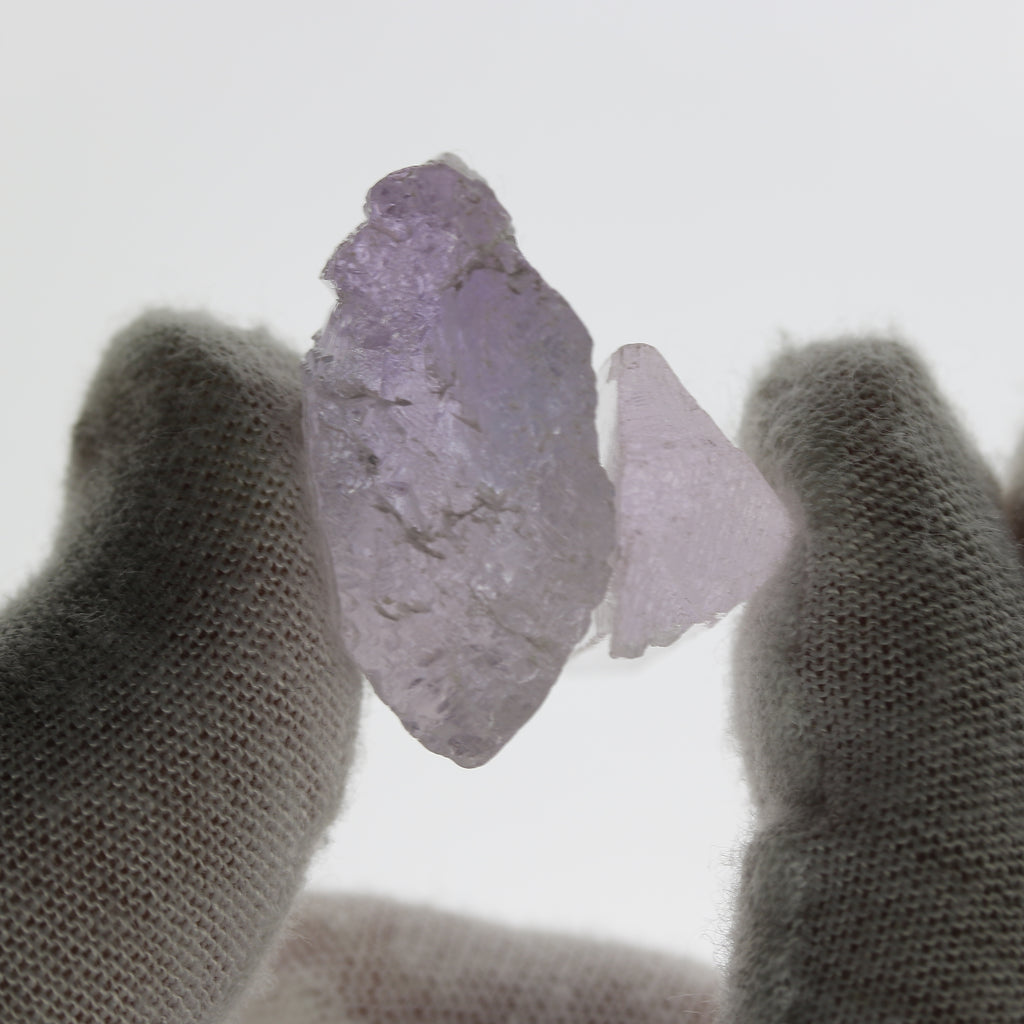 114ct Kunzite Facet Rough Parcel - alternate view 2