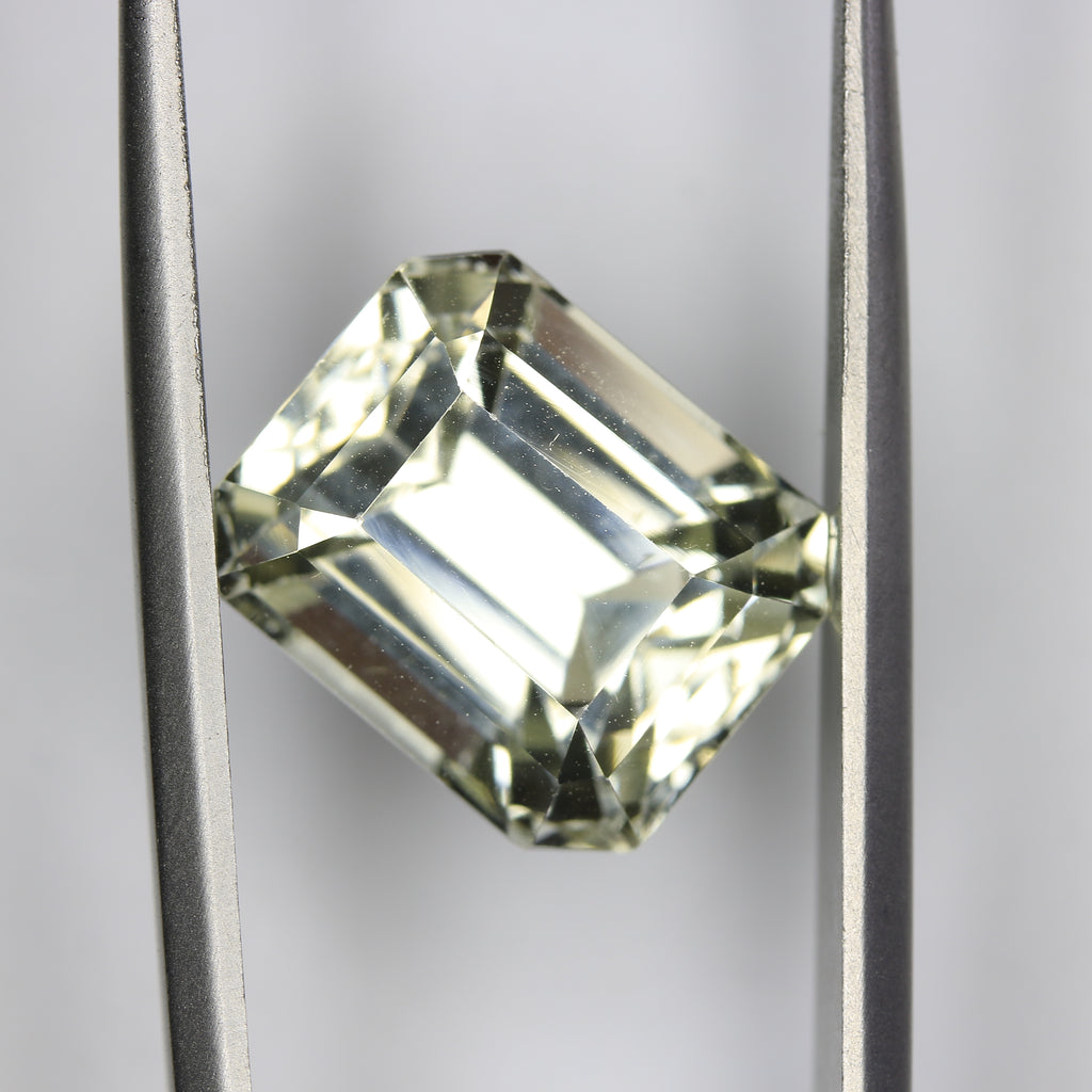 12.27ct Kunzite Green (Hiddenite) - alternate view 3